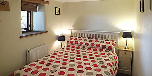Double bedroom, Keepers Cottage